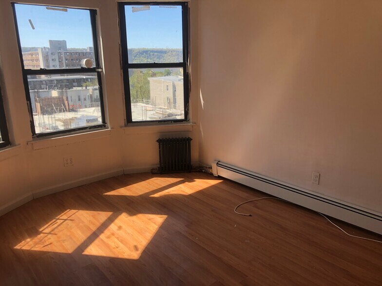 Bedroom - 56 Groshon Ave