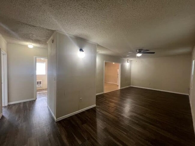 Building Photo - 305 E Stegall Dr