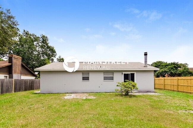 Building Photo - 4 Bedroom Pet-Friendly Home in Winter Haven, FL with Main Street Renewal