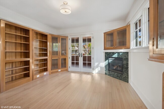 Building Photo - 619 Forest Ave