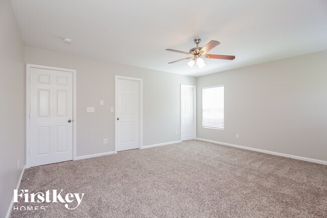 Building Photo - 2826 Cartesian Dr