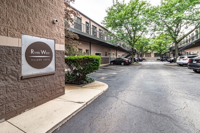 Building Photo - 400 N Racine Ave