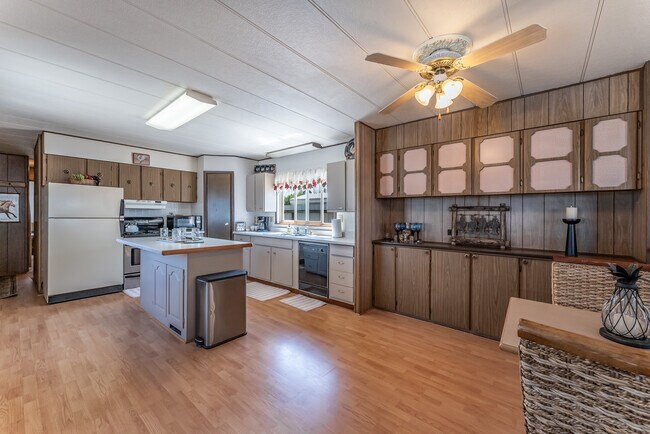 Building Photo - 503 2nd Ave W