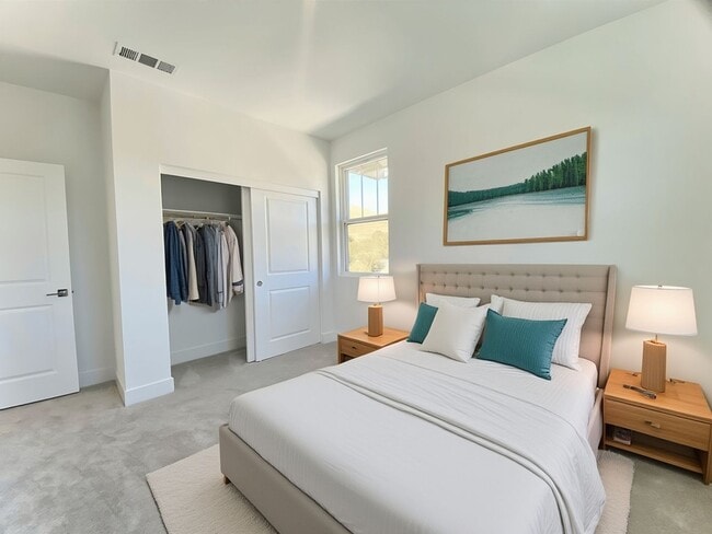 Building Photo - Gorgeous Townhome in Fremont's Niles Neigh...