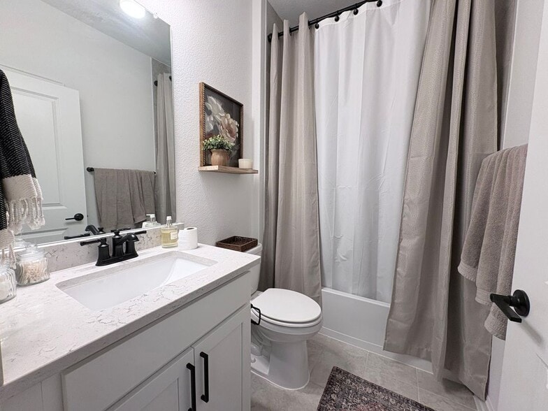 Building Photo - 1505 Isaac Dr