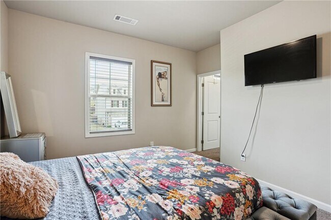 Building Photo - 106 Logan Pass Dr
