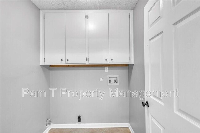 Building Photo - 1013 Reita St