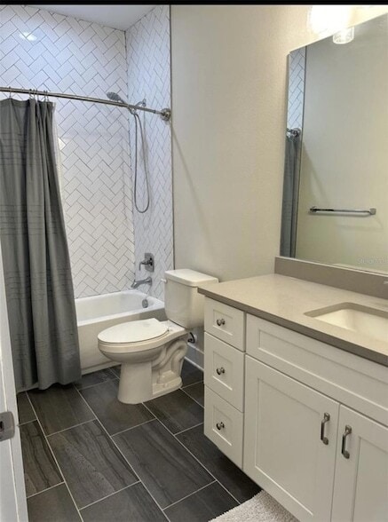 Building Photo - 1249 Savona Dr