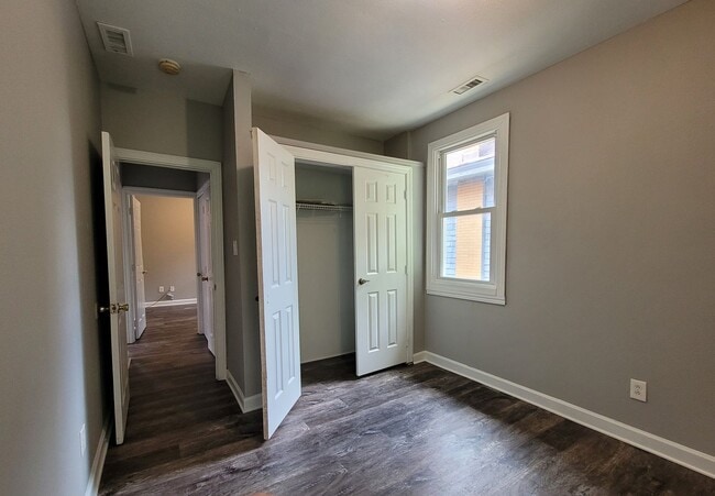 Building Photo - bon6