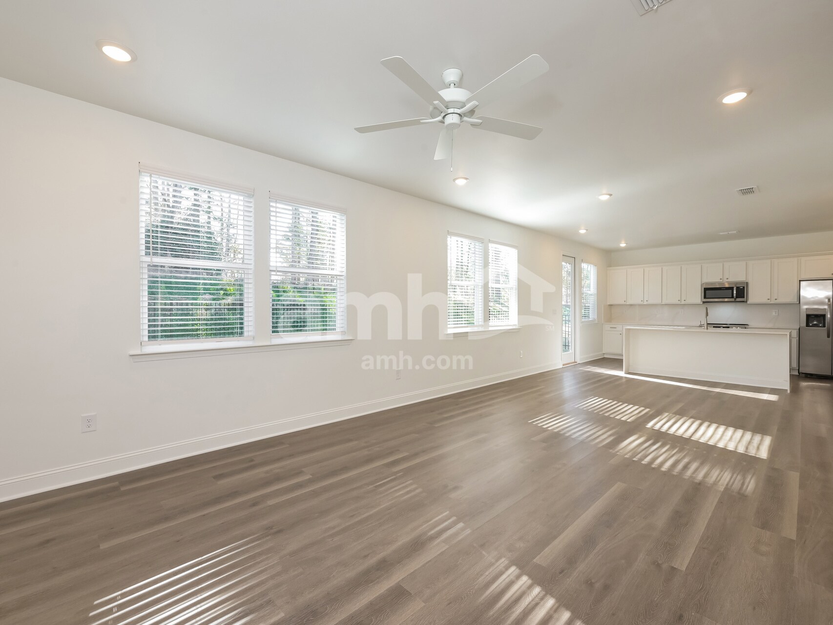 Building Photo - 1539 Aquamarine Dr