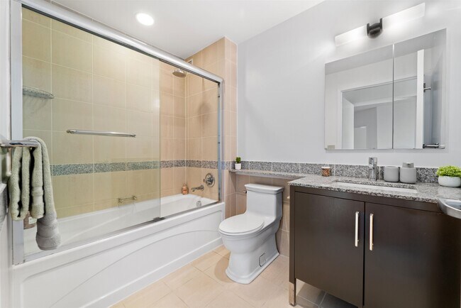 Building Photo - 1 Shore Ln