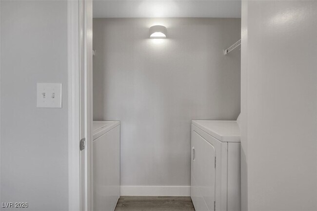 Building Photo - 7255 W Sunset Rd