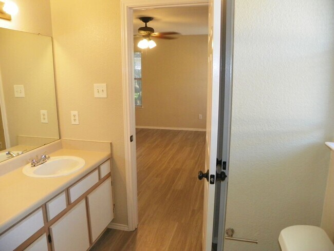 Building Photo - Welcome to this charming Centex home locat...
