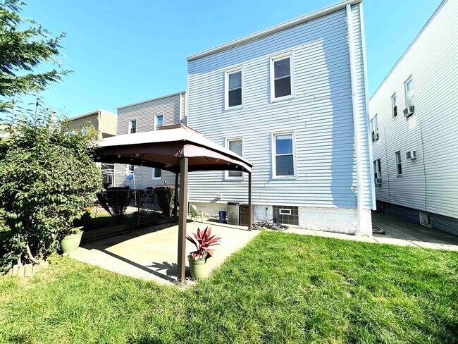 Building Photo - 25 Kelly Pkwy