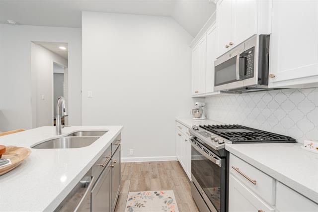 Building Photo - 5308 Tupper Ave