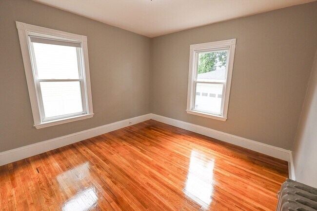 Building Photo - 69 Willowwood St