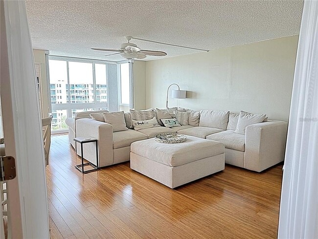 Building Photo - 660 Island Way