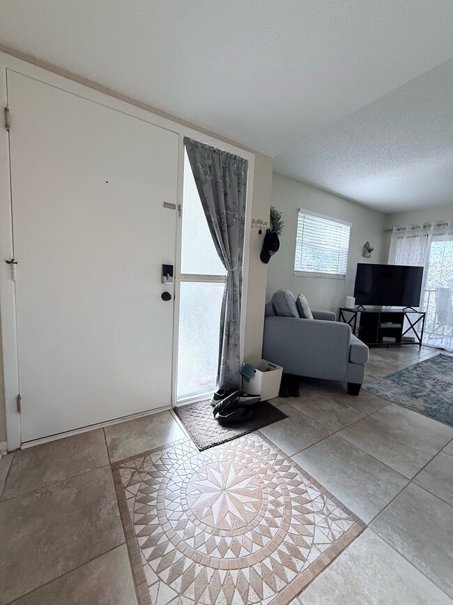 Building Photo - 2 Cartagena Ct