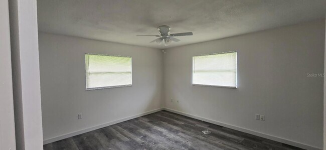 Building Photo - 22149 Bronxville Ave