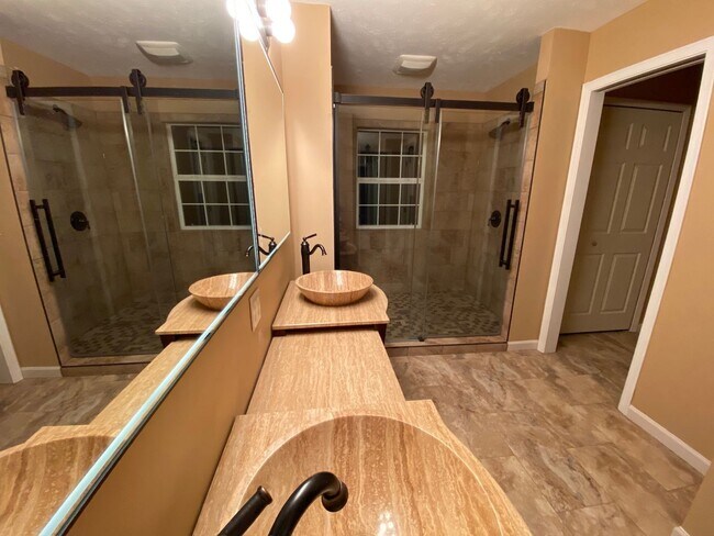 Building Photo - 25027 Rushmore Ct