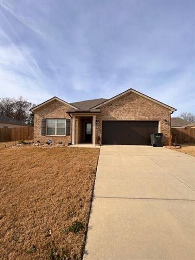Building Photo - Beautiful 3-Bedroom Home in Oakland - Mode...