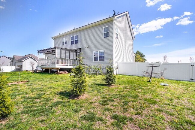 Building Photo - 9366 Alder Dr