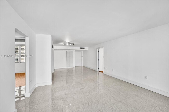 Building Photo - 18041 Biscayne Blvd