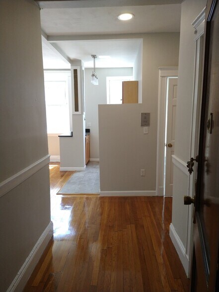 Primary Photo - 1121 Commonwealth Ave