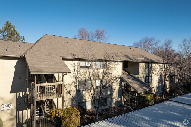 Alternate Angle - Woodbine at Lakewood