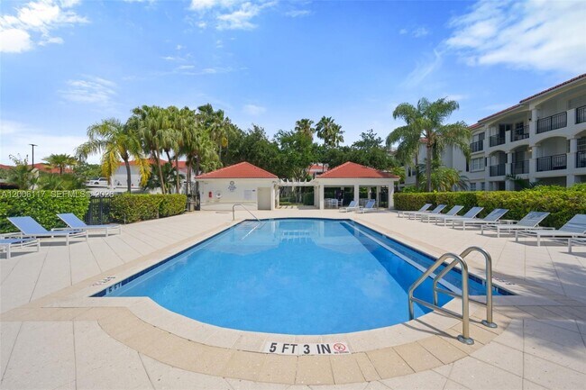 Building Photo - 3255 NE 184th St