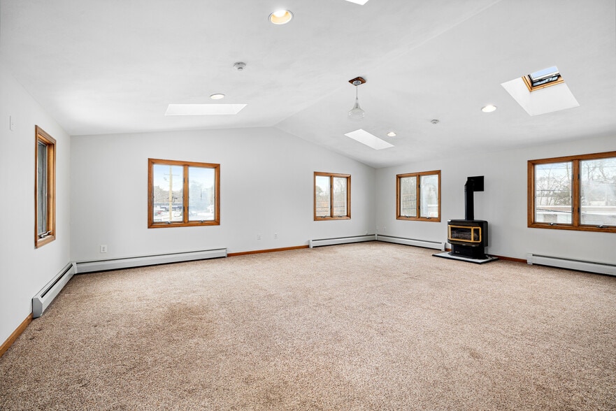 Building Photo - 122 Wood St