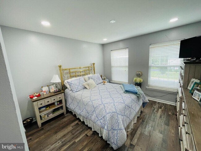 Building Photo - 728 Slate Hill Dr