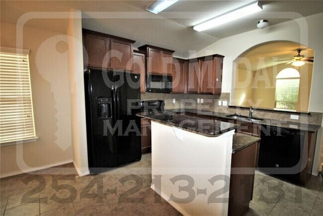 Building Photo - Beautiful 3-bedroom, 2-bathroom home with a 2-car garage now available for rent!
