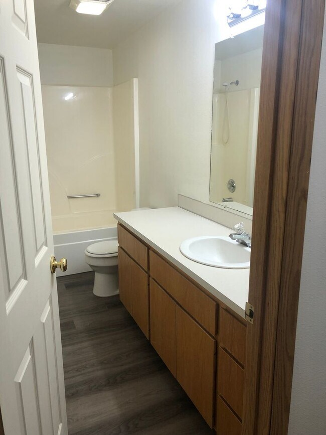 Building Photo - 226 S 59th St