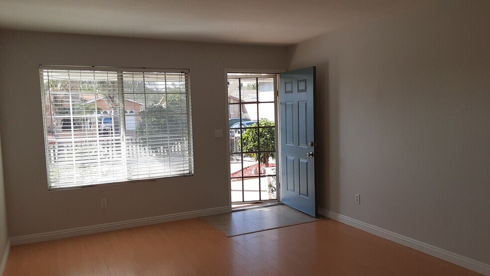 Building Photo - 15157 Jenell St