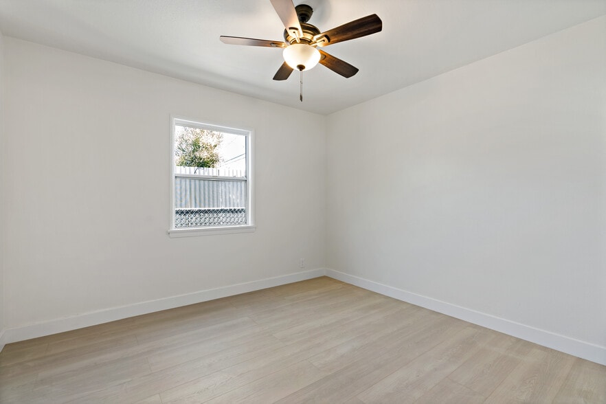 Building Photo - 5179 Bangor St