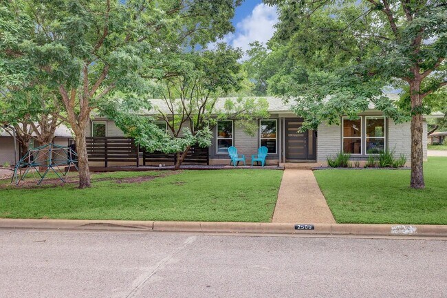 Building Photo - 2500 Pinewood Terrace