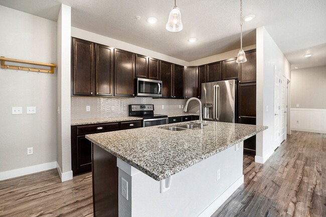 Building Photo - Amazing WesTown Condo with Garage Availabl...