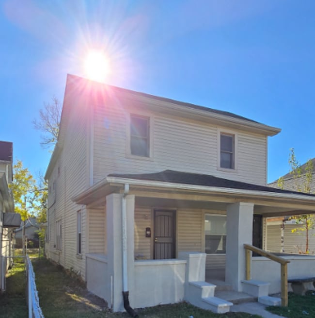 Building Photo - Two Bedroom Duplex located on the Westside near West 25th and MLK Street !