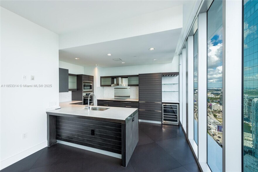 Building Photo - 200 Biscayne Boulevard Way