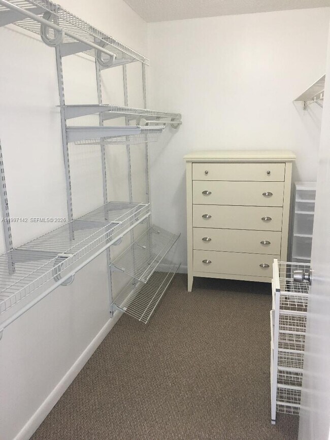 Building Photo - 290 174th St St