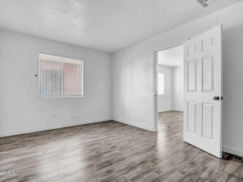 Building Photo - 1119 W Fillmore St