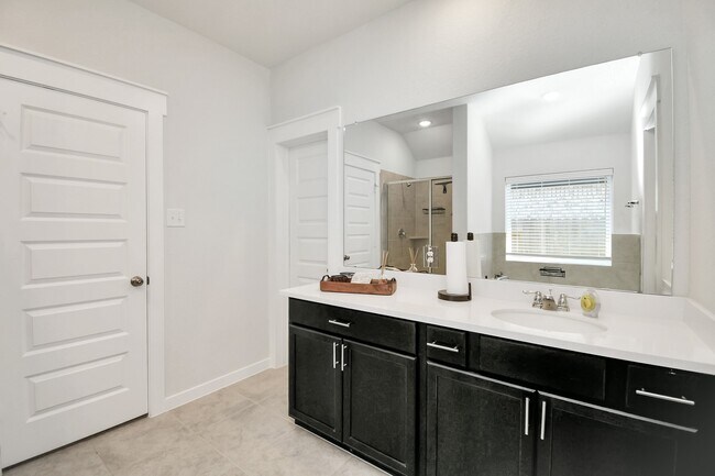 Building Photo - 4653 Cleo Day Dr