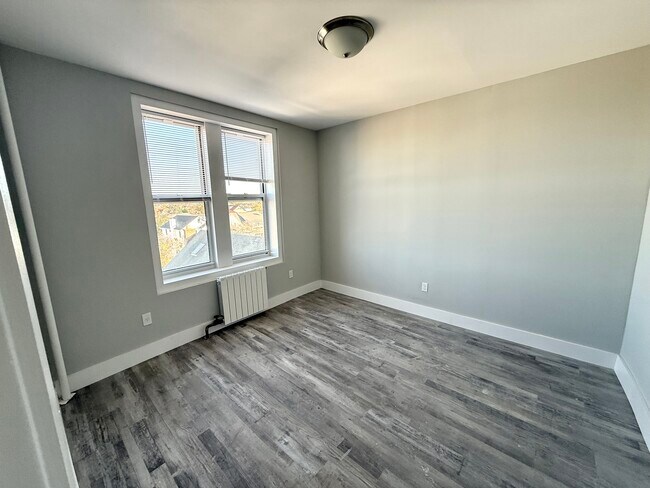 Building Photo - 237 E Broadway