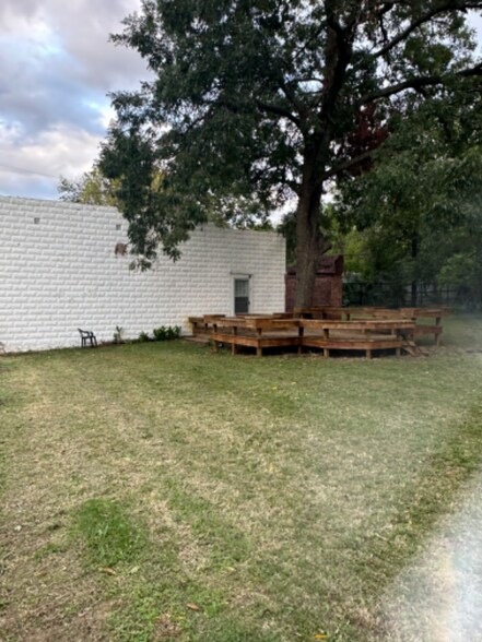 Building Photo - 1608 E Jasper St