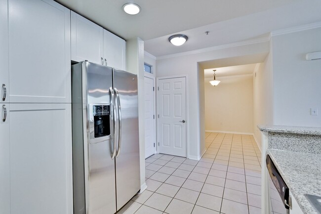 Building Photo - Large Santa Clara 1 Bedroom Condo in Rivermark Area