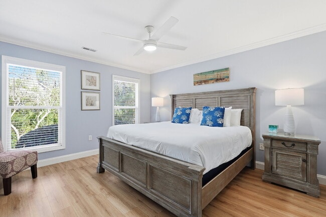 Building Photo - "Coastal Comfort Awaits: Spacious 2-Bed, 2-Bath Furnished Condo in Shipyard on Hilton Head Island!"