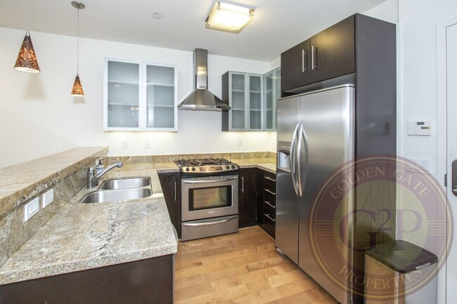 Building Photo - SoMa - 1 BR, 1 BA Condo 569 Sq. Ft. - 3D V...