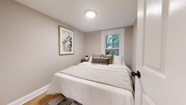 Building Photo - 227 R Western Ave