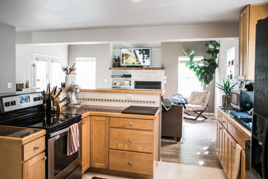 Building Photo - 2908 Des Moines Dr